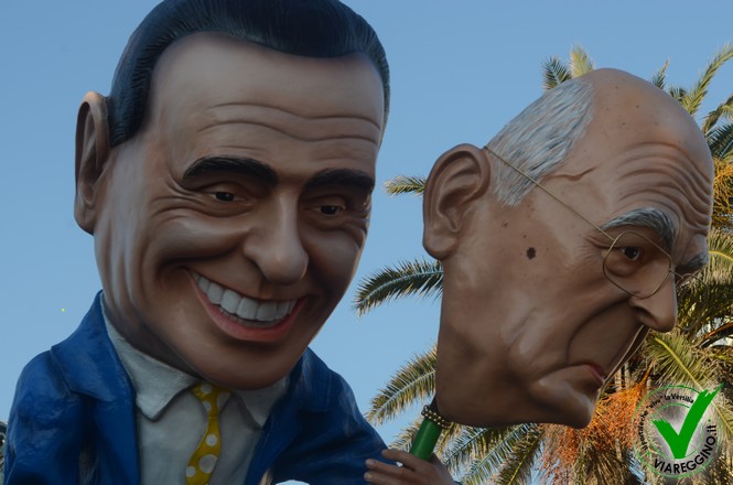 Migliaia di persone al secondo corso mascherato