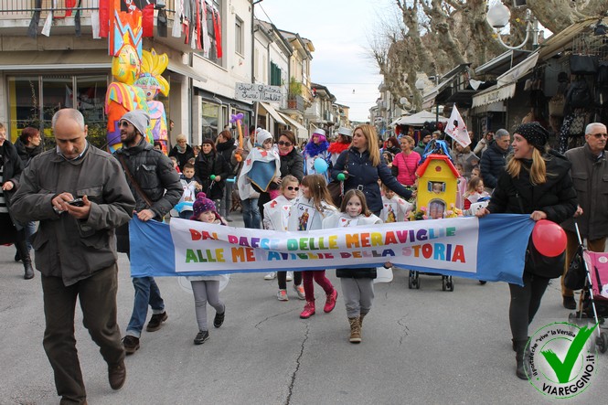 Carnevalcentro, musica e mascherine per le vie del centro