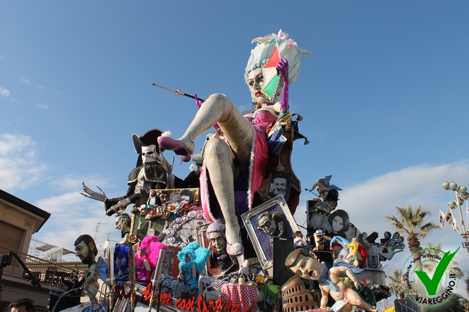 Bagno di folla per il primo corso di carnevale (2°parte)