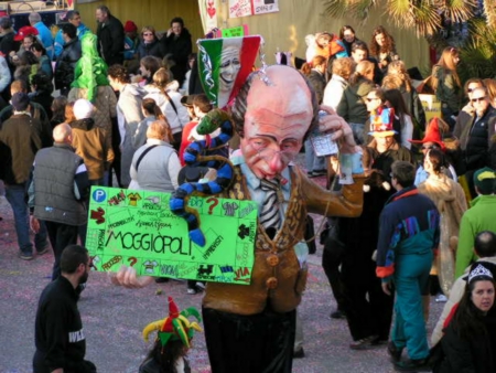 Ingrandisci la foto