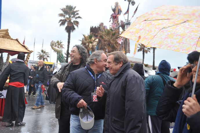 Ingrandisci la foto