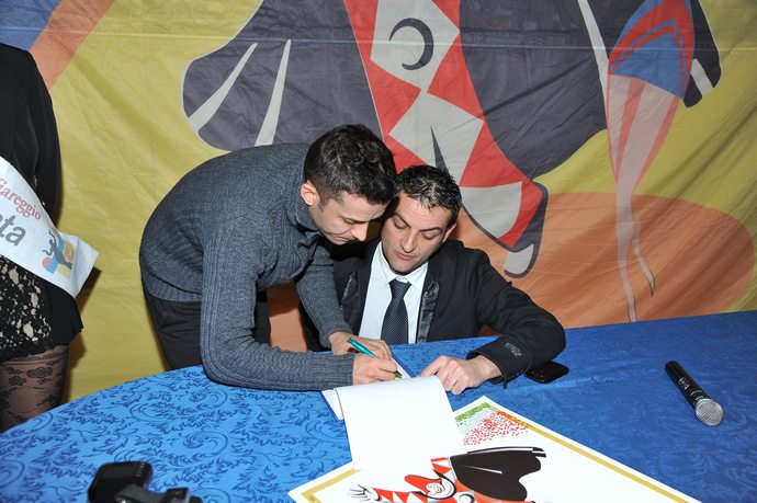 Ingrandisci la foto