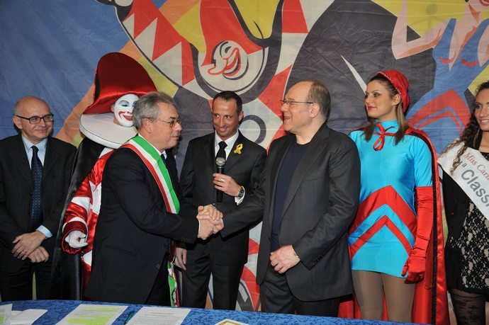 Ingrandisci la foto