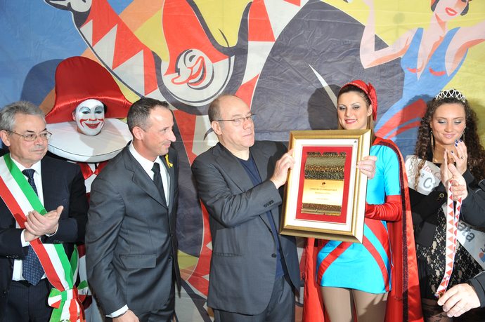 Ingrandisci la foto