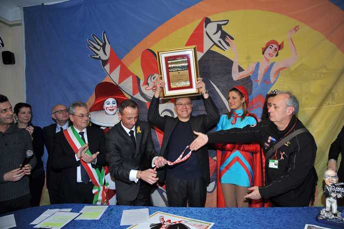 Ingrandisci la foto