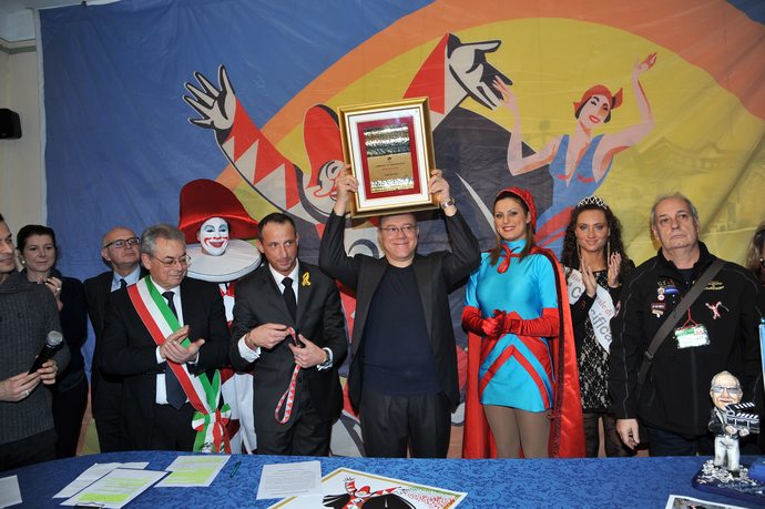 Ingrandisci la foto