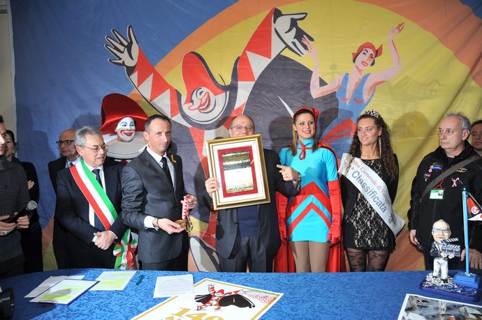 Ingrandisci la foto