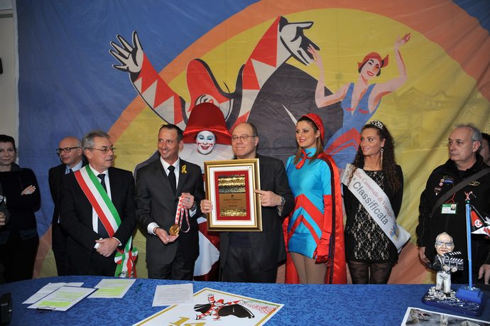Ingrandisci la foto