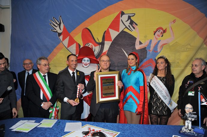 Ingrandisci la foto