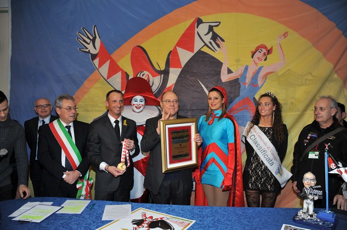 Ingrandisci la foto