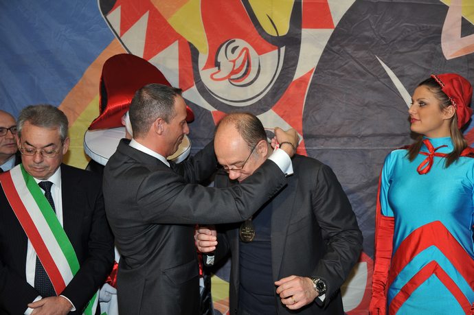 Ingrandisci la foto
