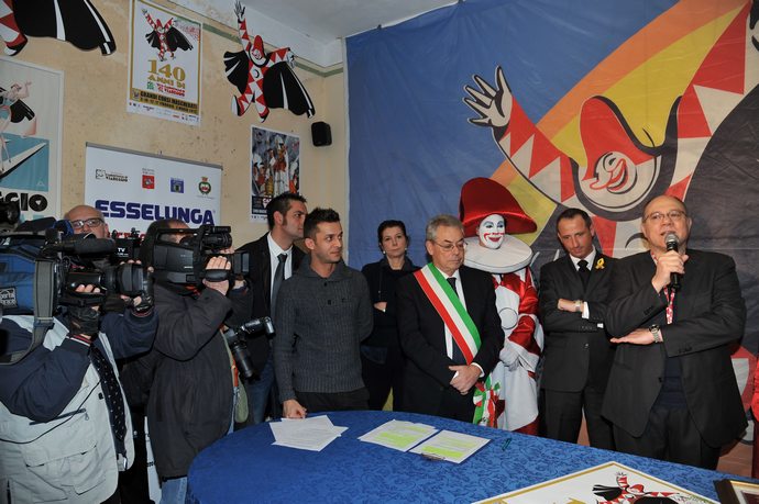 Ingrandisci la foto