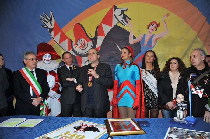 Ingrandisci la foto