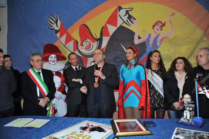 Ingrandisci la foto
