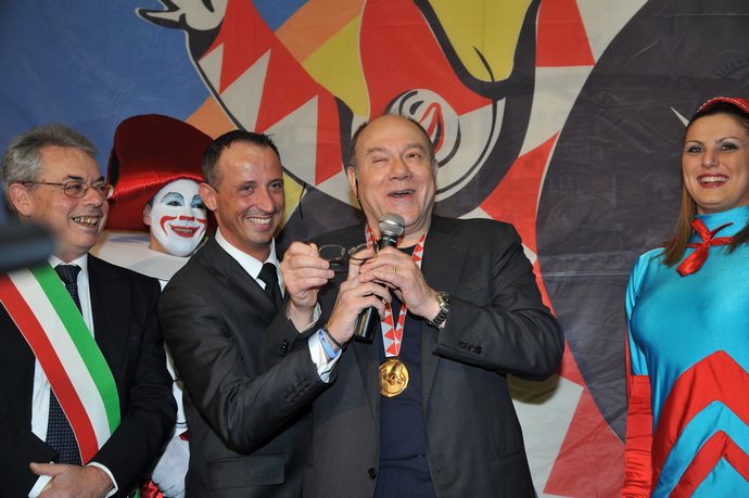 Ingrandisci la foto