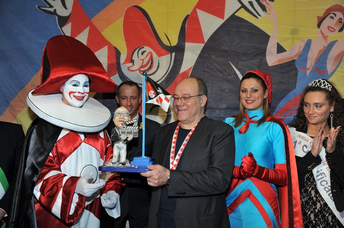Ingrandisci la foto