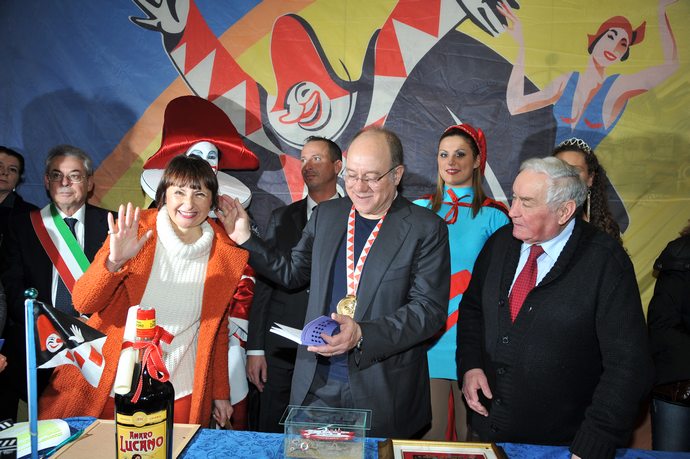 Ingrandisci la foto