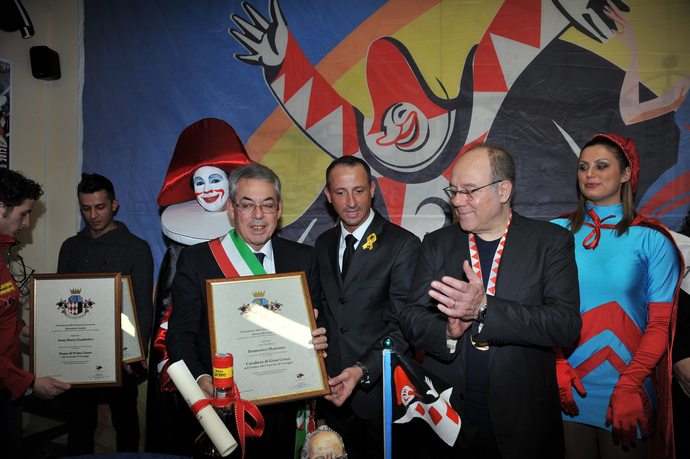 Ingrandisci la foto
