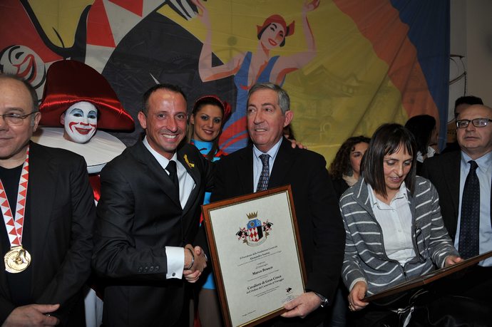 Ingrandisci la foto