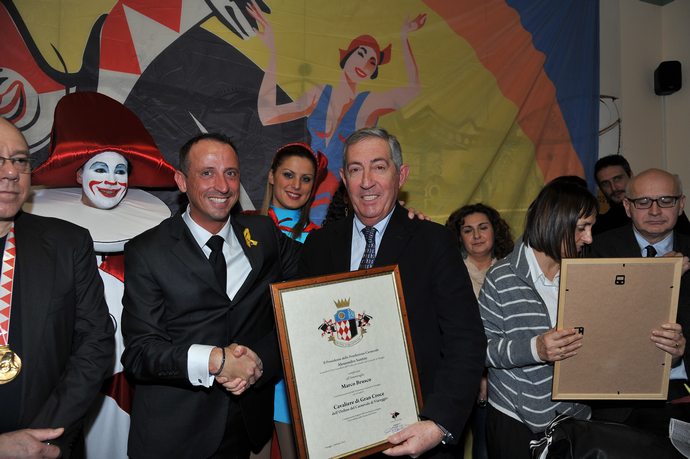 Ingrandisci la foto