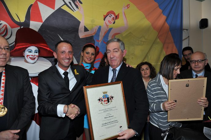 Ingrandisci la foto