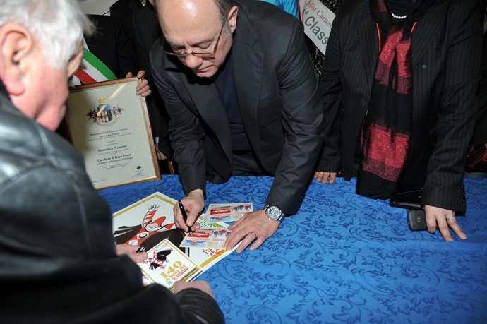Ingrandisci la foto