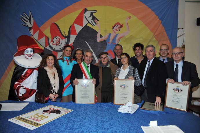 Ingrandisci la foto