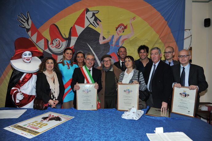 Ingrandisci la foto