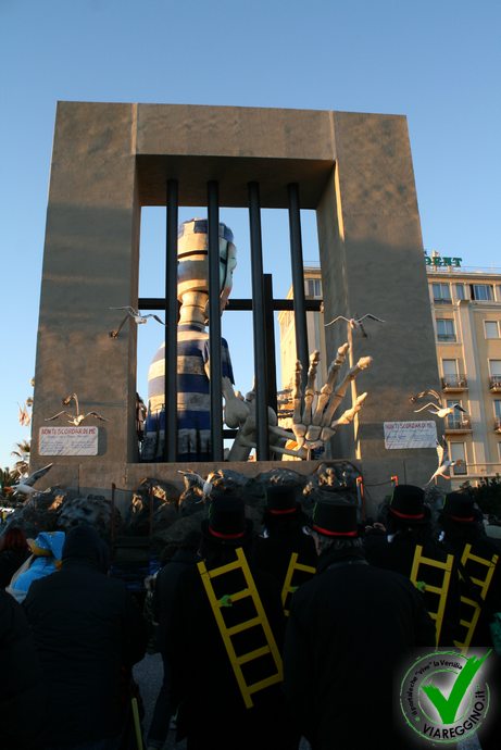 Ingrandisci la foto