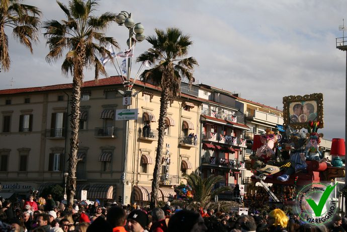 Ingrandisci la foto