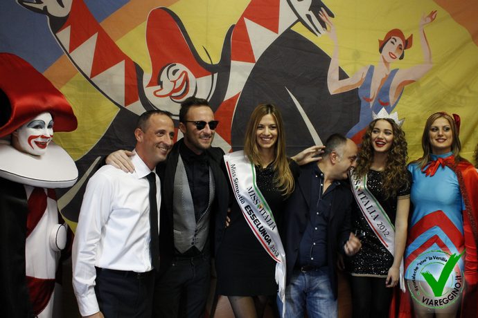 Ingrandisci la foto