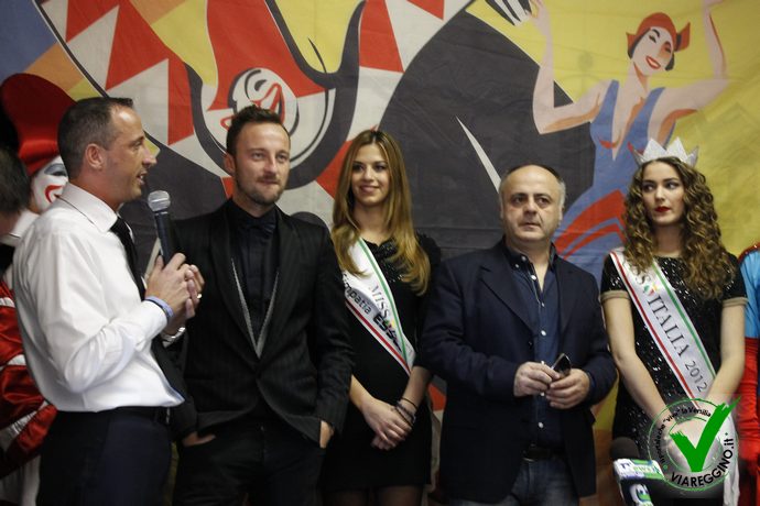 Ingrandisci la foto