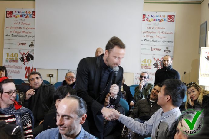 Ingrandisci la foto
