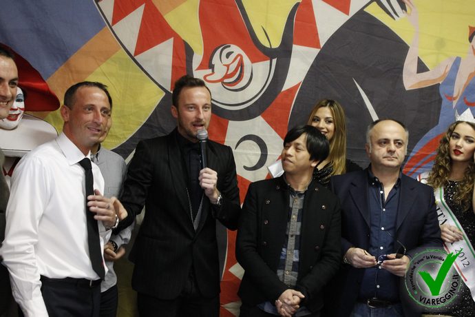 Ingrandisci la foto