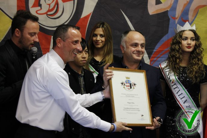Ingrandisci la foto