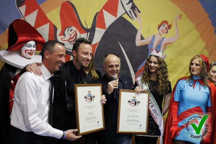 Ingrandisci la foto