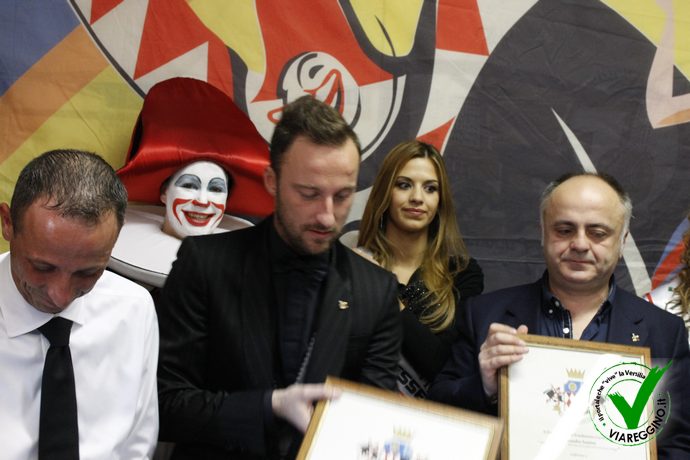 Ingrandisci la foto