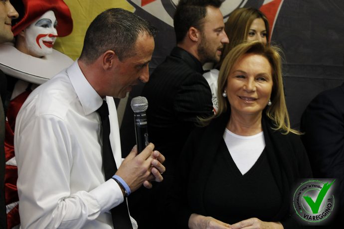 Ingrandisci la foto