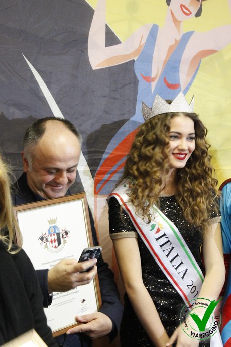 Ingrandisci la foto
