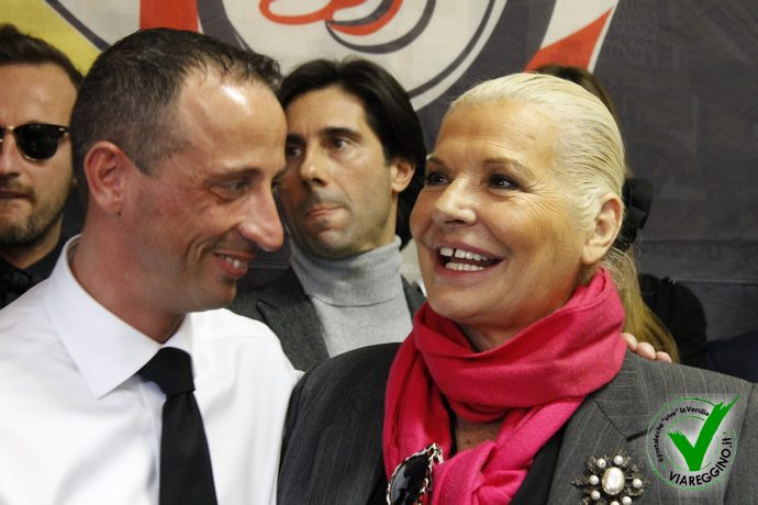 Ingrandisci la foto