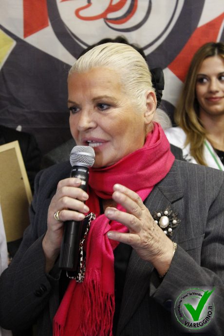 Ingrandisci la foto