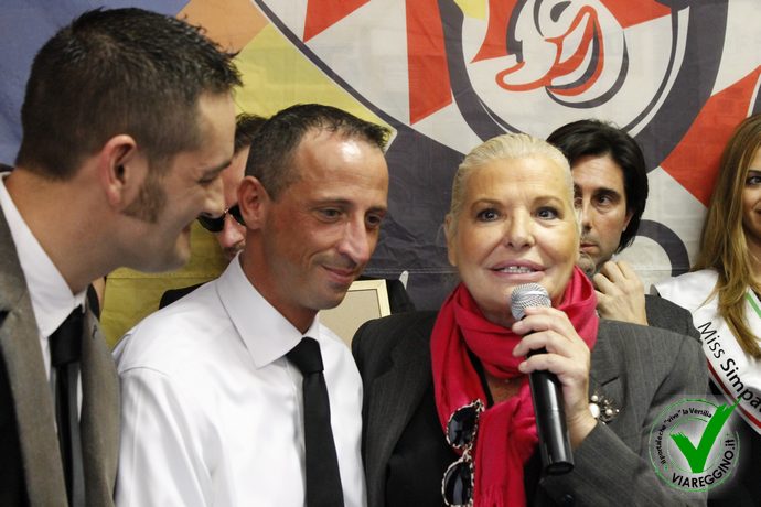 Ingrandisci la foto