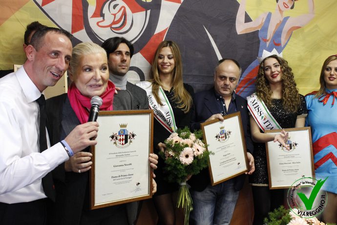 Ingrandisci la foto