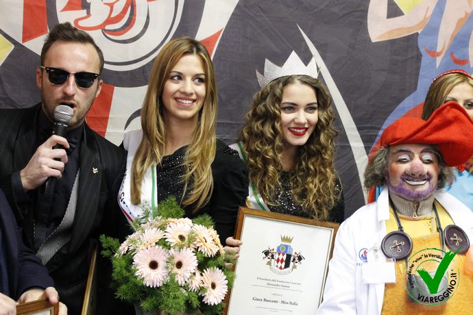 Ingrandisci la foto
