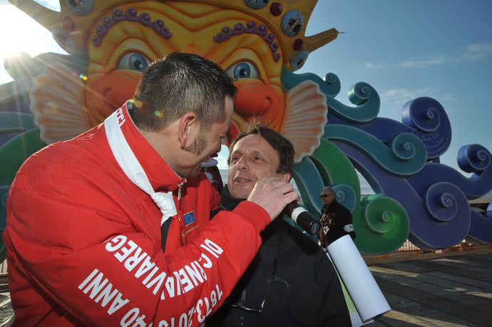 Ingrandisci la foto