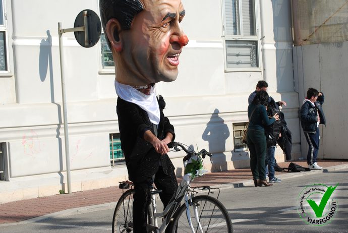 Ingrandisci la foto