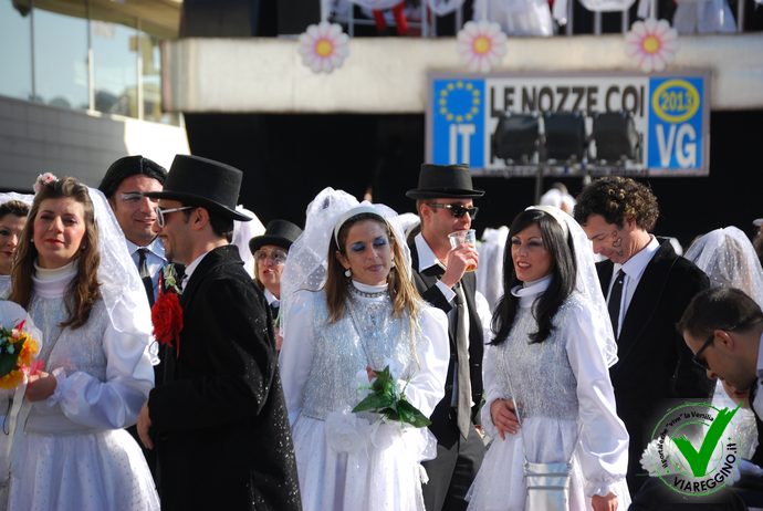 Ingrandisci la foto