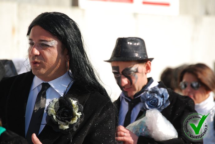 Ingrandisci la foto