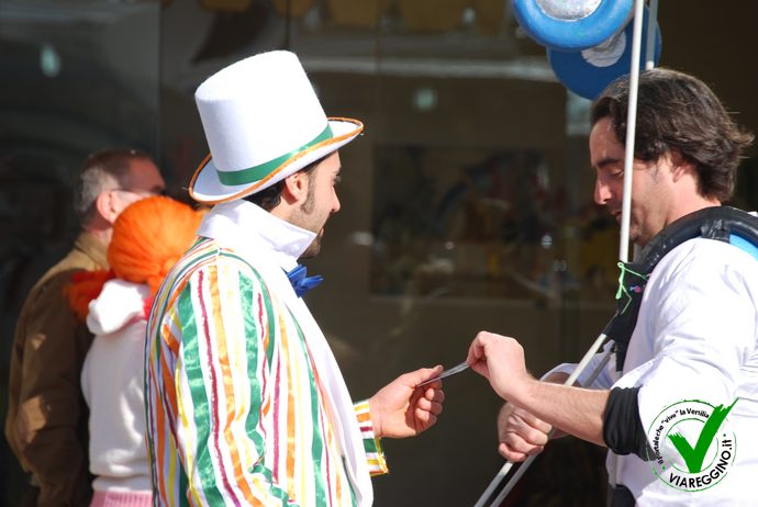 Ingrandisci la foto