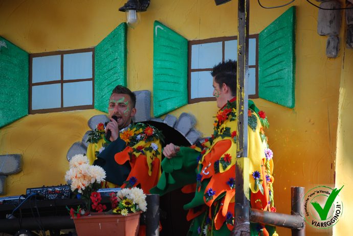 Ingrandisci la foto